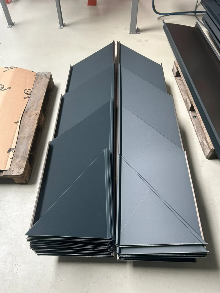 Dreieckscharen aus Aluminium in Anthrazit