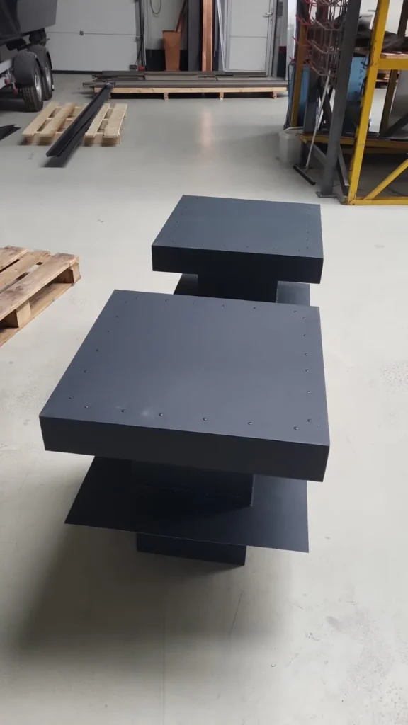 Anthrazitfarbener Dachlüfter aus Aluminium